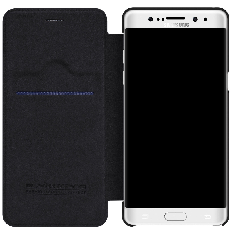 Bao Da Samsung Galaxy Note 7 FE là mẫu bao da mới nhất của hãng Nillkin, kiểu dáng gọn nhẹ, thời trang và sang trọng, bề mặt bao da thiết kế có ngăn rất tiện có thể bỏ card hay thẻ tín dụng vào rất đa năng.